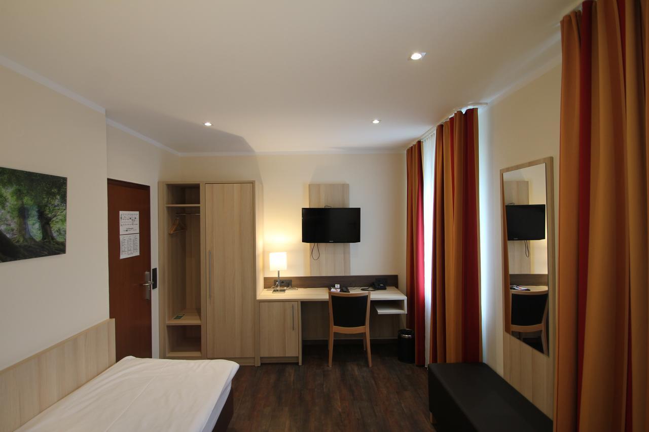 Hotel Sonderfeld Grevenbroich Exterior foto