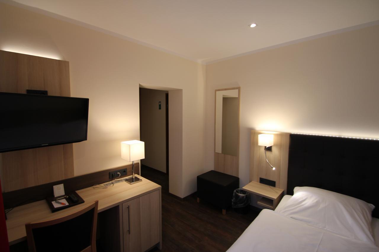 Hotel Sonderfeld Grevenbroich Exterior foto